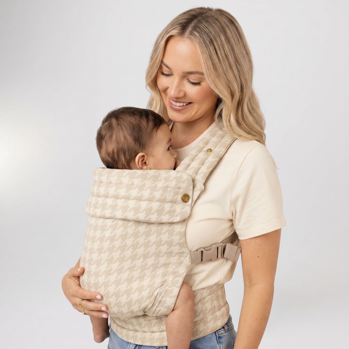The Essential Tuckn Carrier